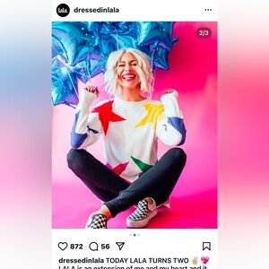 Fantastic Fawn White Crewneck Sweater with Multicolor Star Motif